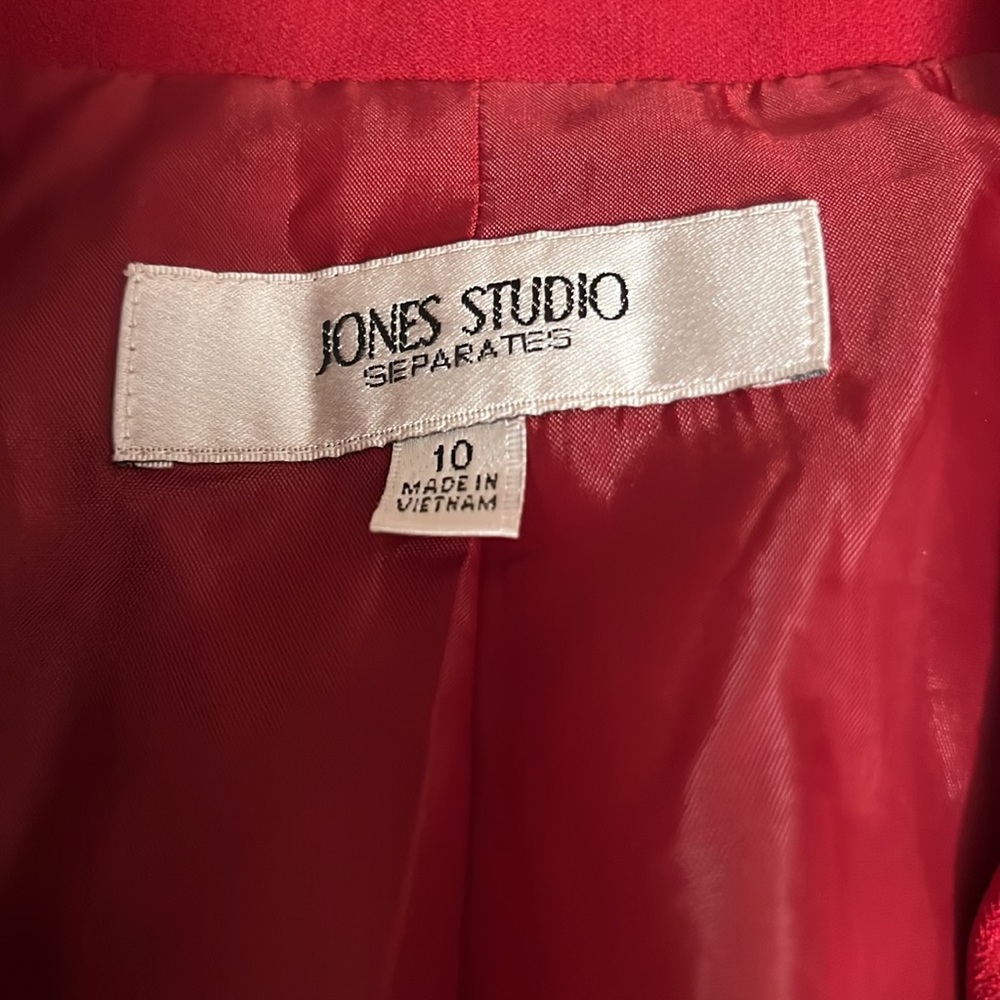 Red jacket - Picture 3 of 4